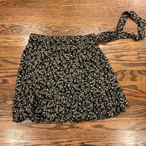 Hollister, size S black floral wrap tie skirt